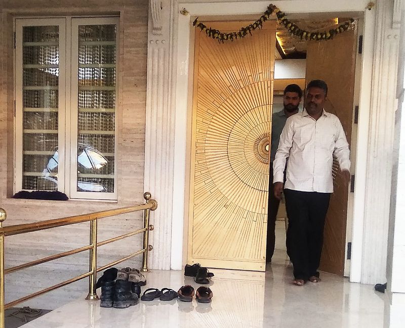 it raid in cinema financier anbusezhiyan house and office