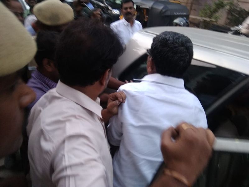 it raid in cinema financier anbusezhiyan house and office