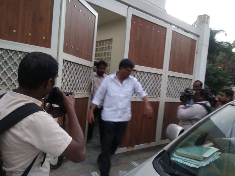 it raid in cinema financier anbusezhiyan house and office