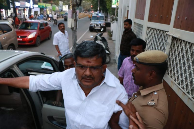 it raid in cinema financier anbusezhiyan house and office