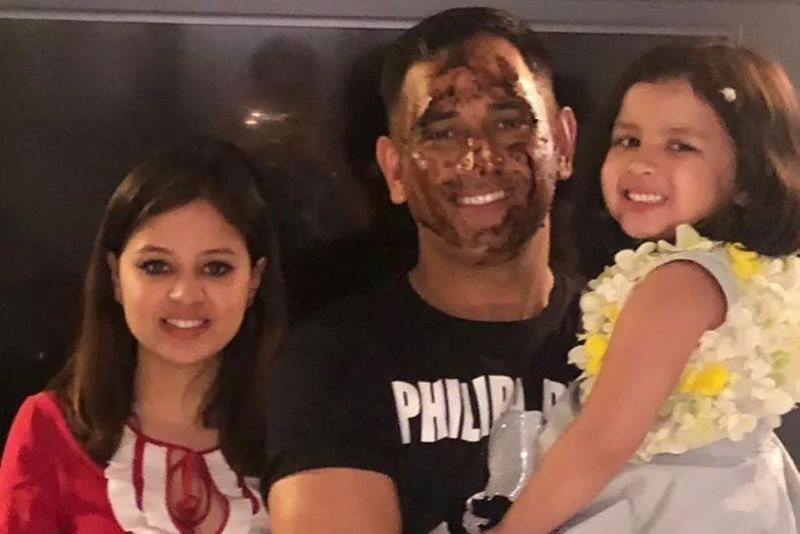 Sakshi regularly updates Dhoni's fans with pictures and videos.