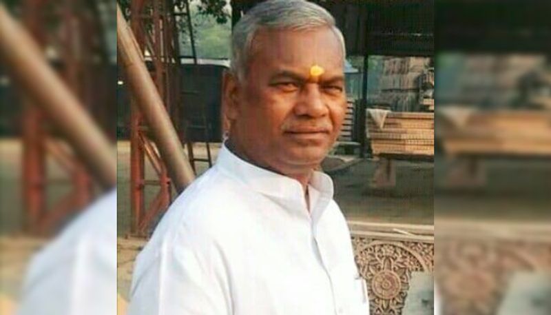 অযোধ্যা রাজ পরিবারের বংশধর বিমলেন্দু মোহন প্রতাপ মিশ্র ও ওই একই পরিবারের সদস্য তথা অযোধ্যার বিশিষ্ট হোমিওপ্যাথি চিকিৎসক ডাক্তার অনিল মিশ্র