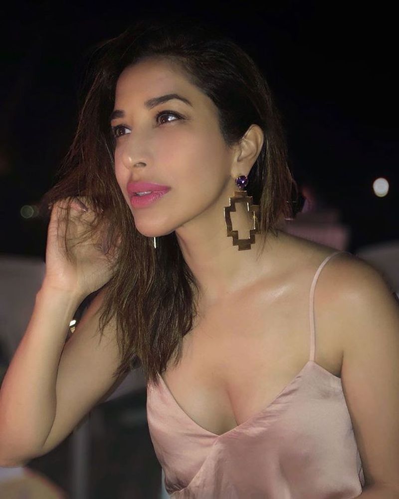 Actress Sophie Choudry Latest Instagram Photos
