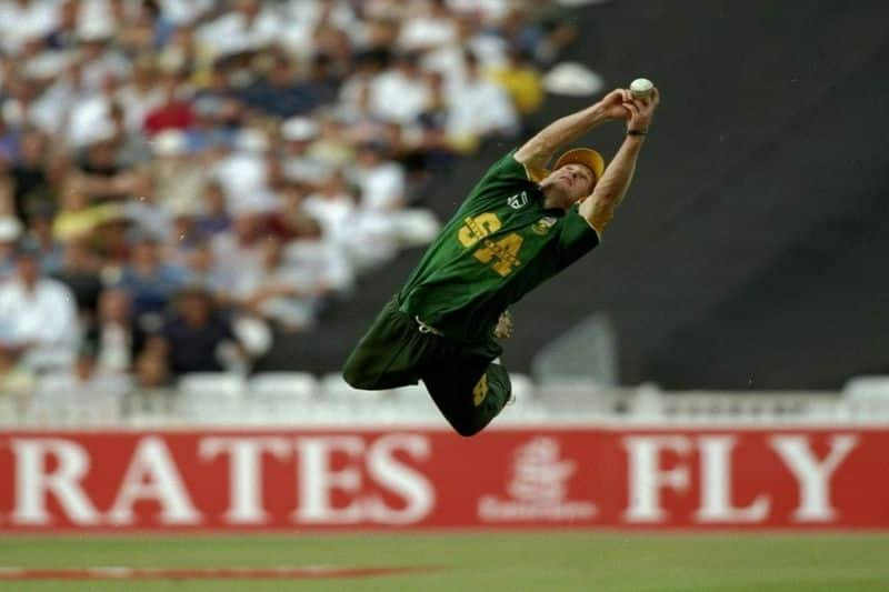 jonty rhodes amazing dive catch in practice session ahead of ipl 2020