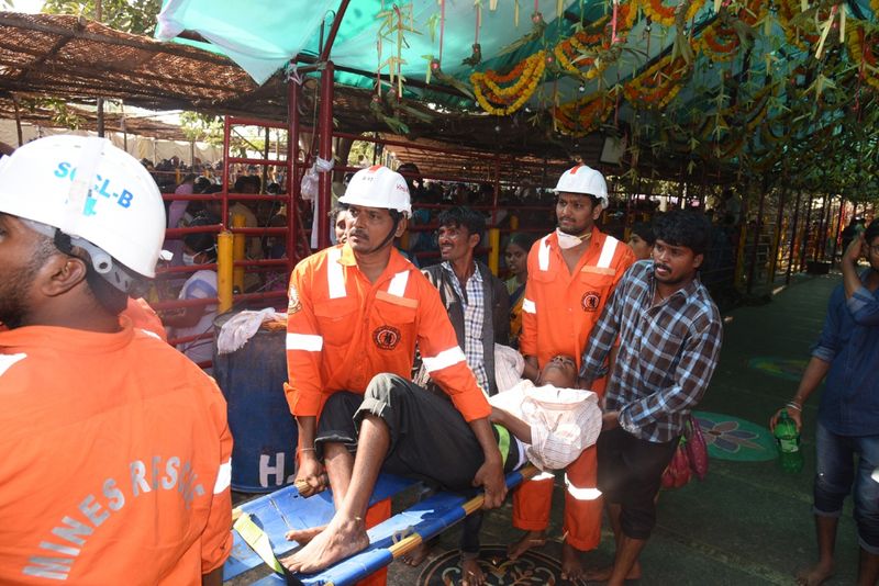sammakka sarakka jatara: saralamma reaches medaram from kannepalli