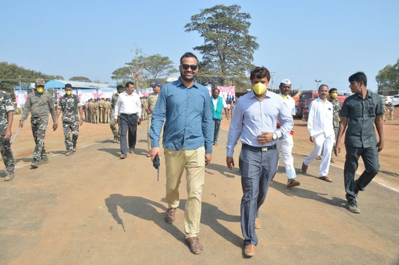 sammakka sarakka jatara: saralamma reaches medaram from kannepalli