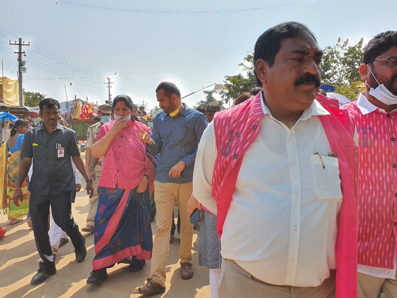 sammakka sarakka jatara: saralamma reaches medaram from kannepalli