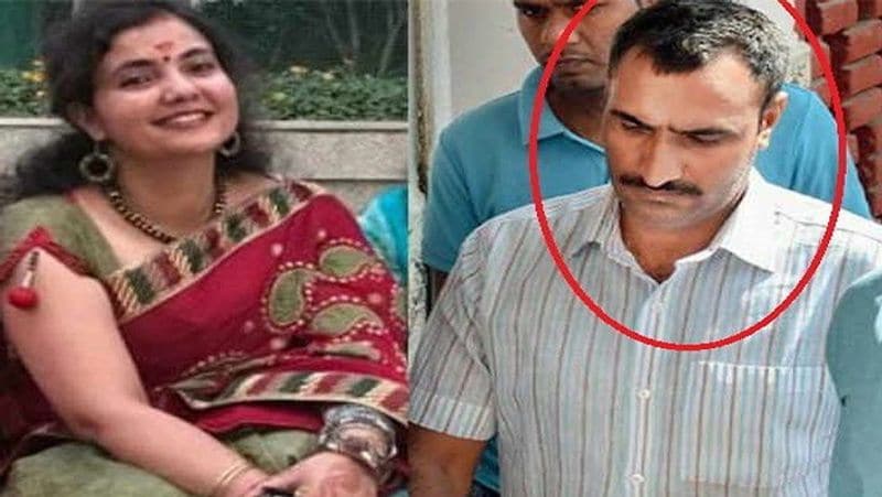 घटना के दिन, शाम को वह जज की पत्नी रितु और बेटे ध्रुव को लेकर मार्केट गया था। जब रितु दुकान में खरीददारी कर रही थी, तो गनर महिपाल वहां से कहीं चला गया था। इस दौरान रितु ने उसे फोन करने की भी कोशिश की थी। दुकानदार ने भी इसकी पुष्टि की थी। खरीददारी के बाद जब रितु और ध्रुव कार के पास पहुंचे, तो गनर वहां नहीं मिला। (फाइल फोटो- जज की पत्नी और लाल घेरे में गोली चलाने वाला दोषी)