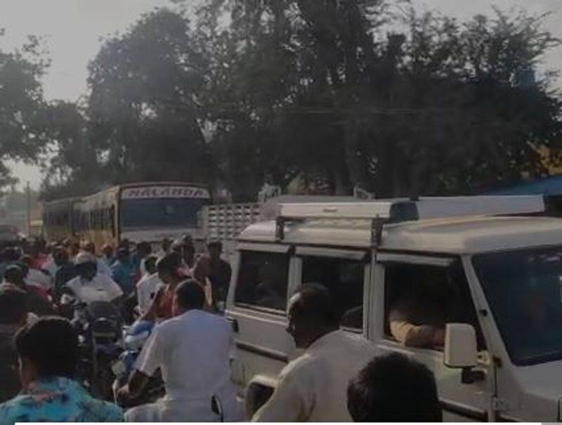 heavy traffic in krishnagiri due t minister sellur raju arraival