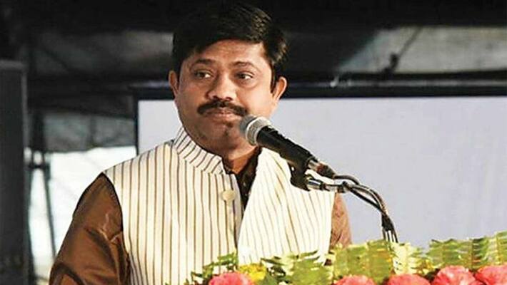 UP Minister Nand Gopal Nandi was sentenced to a year in jail.. because? UP Minister Nand Gopal Nandi was sentenced to a year in jail.. because?