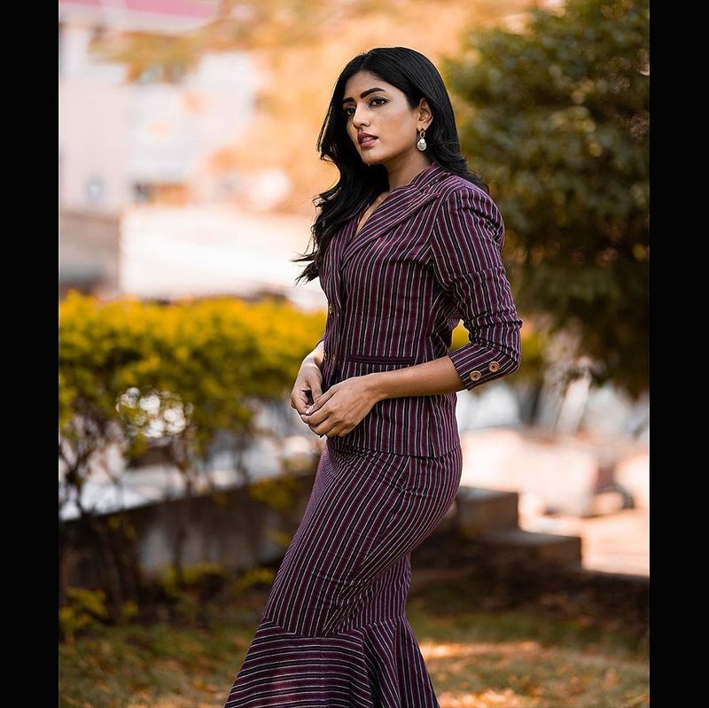 Telugu Heroine Eesha rebba Saree look photos