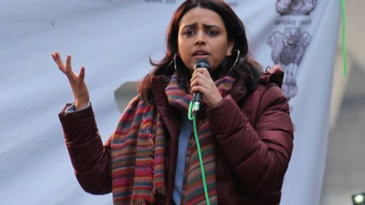 Actor Swara Bhaskar joined anti CAA protest at Rajabazar in Kolkata Actor Swara Bhaskar joined anti CAA protest at Rajabazar in Kolkata