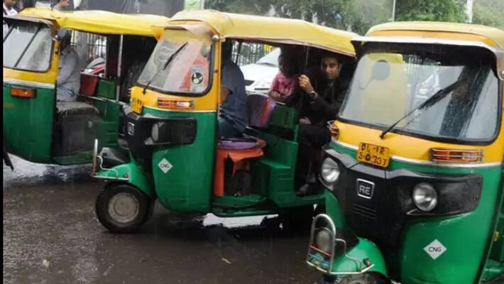 delhi Court bans AAP govt decision to increase auto fares kpm delhi Court bans AAP govt decision to increase auto fares kpm