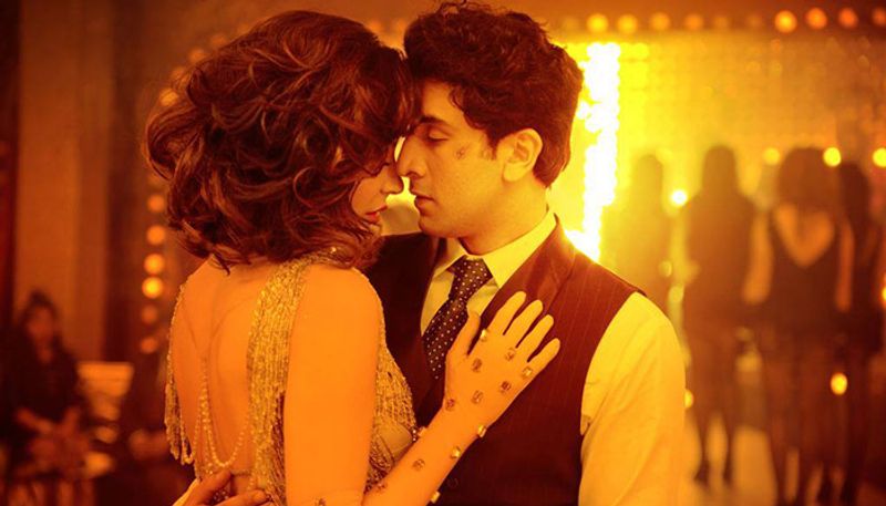 বম্বে ভেলভেটঃ এই ছবির শ্যুটিং শেষ হতে সময় লেগেছিল বেশ কিছুদিন। মাঝে বাজেটের সমস্যা হওয়ায় স্থগিত করতে হয় শ্যুটিং।