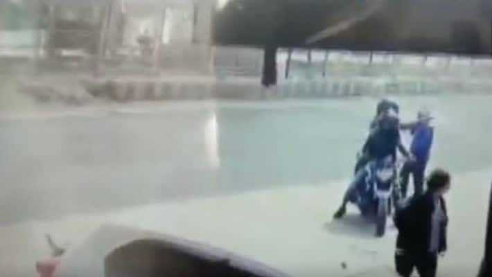 Two miscreants fired openly at Jafrabad near Delhi Two miscreants fired openly at Jafrabad near Delhi