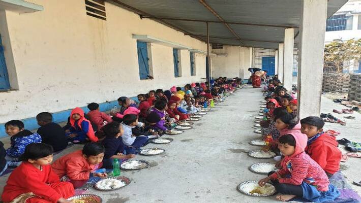 Picnic at a government school in Raiganj Picnic at a government school in Raiganj