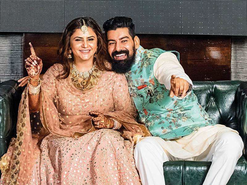 Top Villains of Indian movie and Their Wife