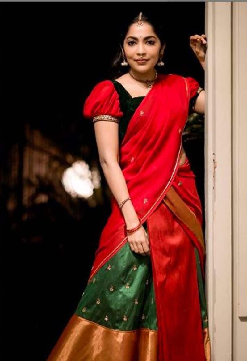 vj ramya half saree wear give the pose amazing photos