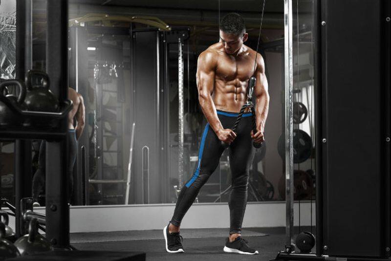 On V-day, why don’t you just hit the gym and add pump some real iron for more swag!