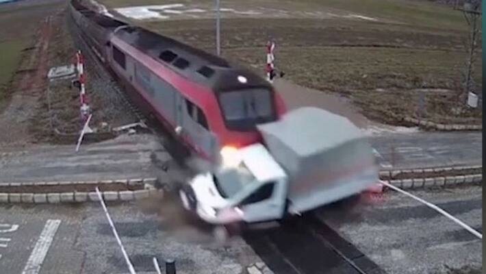 Horrific photos of train accident in turkey kph Horrific photos of train accident in turkey kph