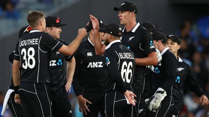 team india lost main players wickets in early innings of second odi against new zealand while chasing team india lost main players wickets in early innings of second odi against new zealand while chasing
