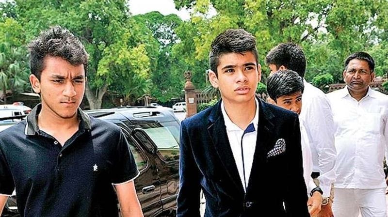 रेहान को करीब से जाननें वालों का कहना है वे अपनी मां की तरह काफी मिलनसार हैं।