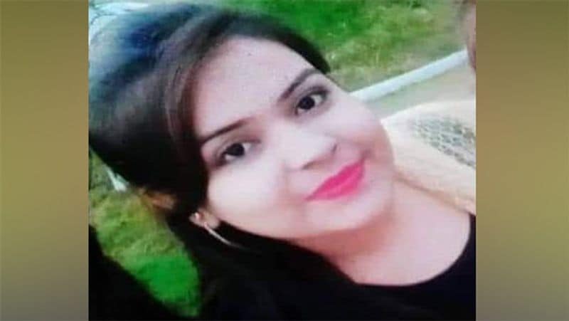 हालांकि महक ने इससे पहले कहा था कि उसने अपनी इच्छा अनुसार परिवर्तन किया था और वह सोलंगी के साथ रहना चाहती है। लेकिन इस बार उसने अपना बयान बदलते हुए माता-पिता के साथ रहने की इच्छा जाहिर की है।