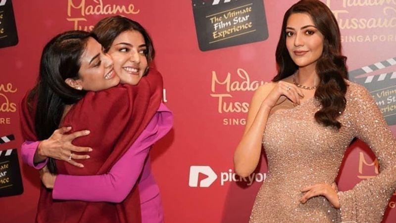 बता दें कि सिंगापुर के मैडम तुसाद म्यूजियम में काजल अग्रवाल के अलावा अनुष्का शर्मा, प्रभास, श्रीदेवी, महेश बाबू और करण जौहर के पुतले भी लगे हुए हैं। सोशल मीडिया पर काजल अग्रवाल के पोस्ट को उनके सभी फैंस काफी पसंद कर रहे हैं। काजल की लेटेस्ट तस्वीरें सोशल मीडिया पर वायरल हो रही हैं।