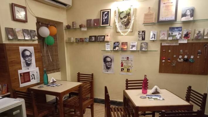 Once the house of Debabrata Biswas now turns in to a Debabrata Cafe on Rash Behari Avenue Once the house of Debabrata Biswas now turns in to a Debabrata Cafe on Rash Behari Avenue