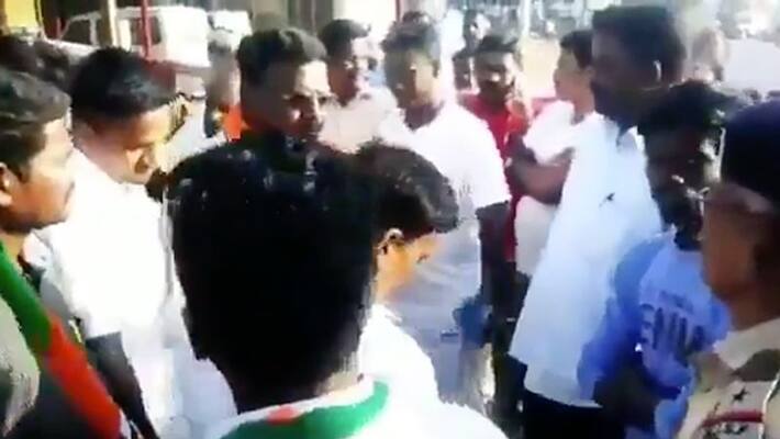 Neyveli Parameswaran ... Vijay Fans Chased Out Neyveli Parameswaran ... Vijay Fans Chased Out