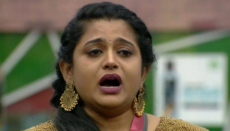 i want to go home says veena to mohanlal in bigg boss 2