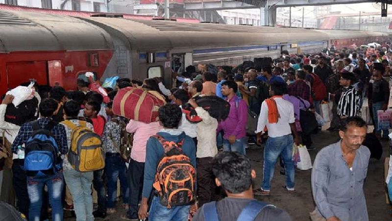 जीआरपी के मुताबिक ये दोनों पति-पत्नी साथ मिलकर ट्रेनों में चोरी की वारदात को अंजाम दिया करते थे। इनके निशाने पर दिल्ली-हावड़ा रूट पर चलने वाली वीवीआईपी ट्रेनों में सफर करने वाले यात्री होते थे, जिन्हें ये अपना शिकार बनाया करते थे।