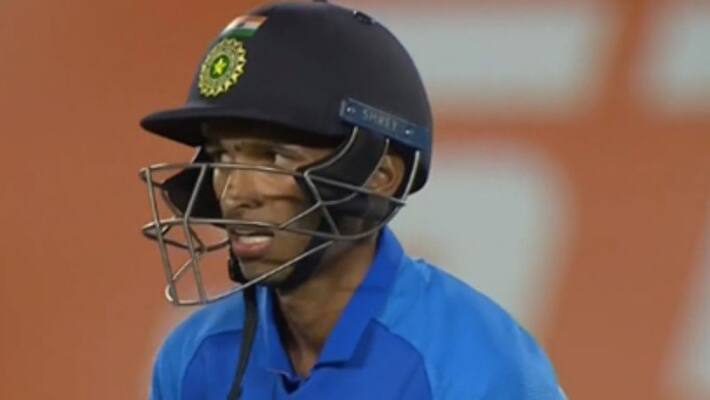 navdeep saini regret for his dismissal and india defeat against new zealand in second odi navdeep saini regret for his dismissal and india defeat against new zealand in second odi