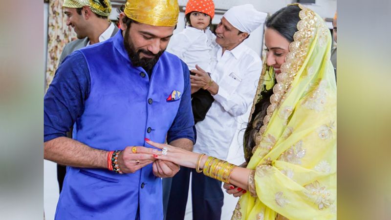 काम्या के मंगेतर शलभ दिल्ली के रहने वाले हैं और वो हेल्थकेयर इंडस्ट्री से जुड़े हैं। शलभ भी तलाकशुदा है और उनका एक बेटा भी है।