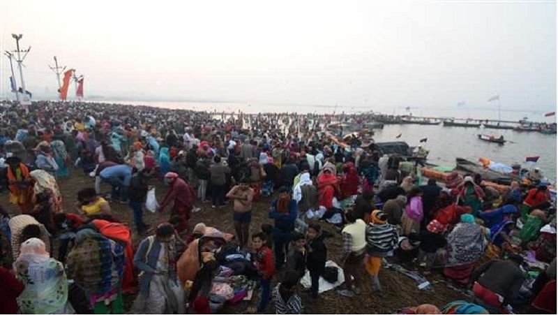 माघी पूर्णिमा का काल सुबह 6.42 बजे से शुरू हो गया है। माघी पूर्णिमा की पूर्व संध्या तक कल्पवासियों के शिविरों में नाते रिश्तेदार आकर रुके तो आसपास के जिलों व पड़ोसी राज्यों से भी लोग मेला क्षेत्र में पहुंच गए।