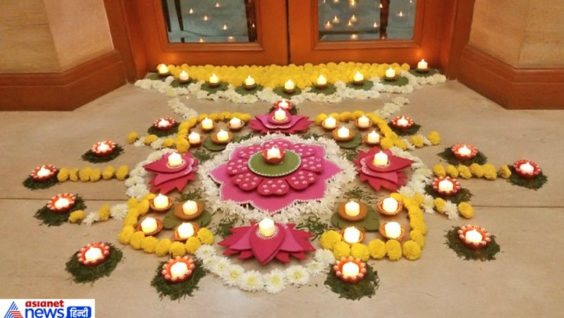 ದೀಪ ಹಚ್ಚಿ ಪೂಜಿಸಿದರೆ ದೇವರು ಎಲ್ಲ ಕಷ್ಟಗಳನ್ನು ದೂರ ಮಾಡಿ ಜೀವನದಲ್ಲಿ ಸುಖವಿರುತ್ತದೆ. ದೀಪವನ್ನು ಬೆಳಗಿಸುವುದು ವಾತಾವರಣದಲ್ಲಿ ಸಕಾರಾತ್ಮಕ ಭಾವನೆಯನ್ನು ಸೃಷ್ಟಿಸುತ್ತದೆ.