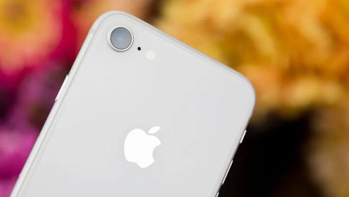 Apple may launch iPhone SE 3 with 5G support A15 Bionic chipset but same old design Apple may launch iPhone SE 3 with 5G support A15 Bionic chipset but same old design