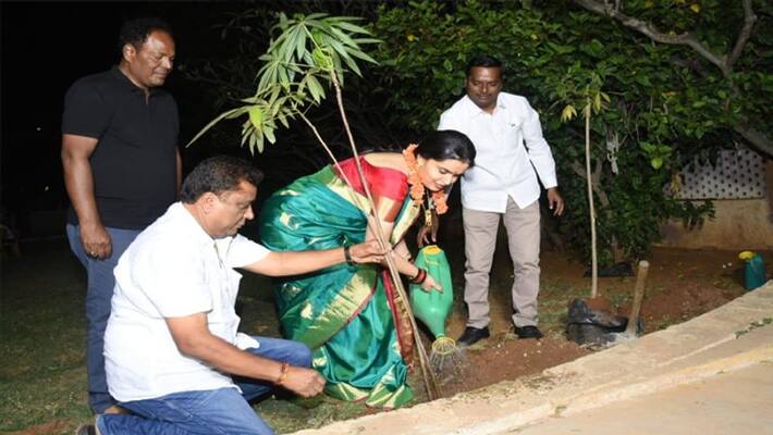 Actress Kausalya participates in Green India Challenge Actress Kausalya participates in Green India Challenge