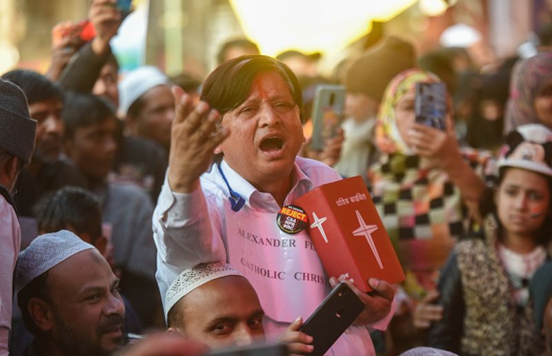 नागरिकता कानून के पास होने के बाद से शाहीन बाग में प्रदर्शन चल रहा है।
