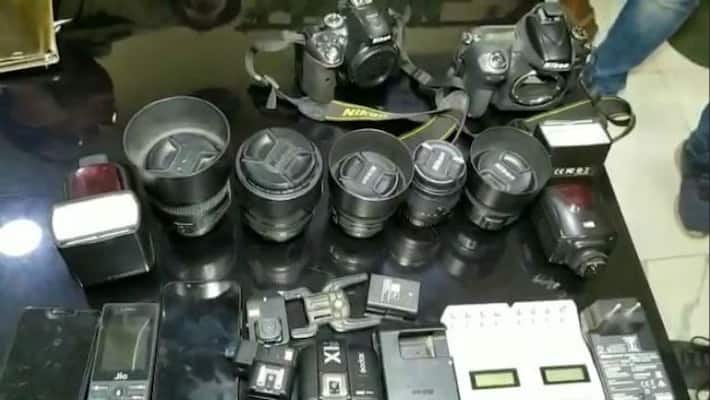 Police nabs two thieves after they tried to sell stolen items online Police nabs two thieves after they tried to sell stolen items online