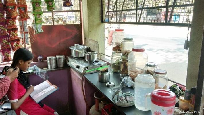 Teenage girl sells to tea to continue her study Teenage girl sells to tea to continue her study