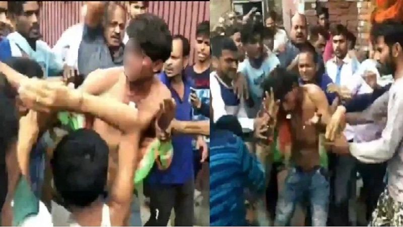 पति ने चोर- चोर कह कर आवाज दी तो मोहल्ले के लोगों की भीड़ जुट गई। भीड़ ने प्रेमी को चोर समझ कर जमकर पीटा और पुलिस को सूचना दे दी।