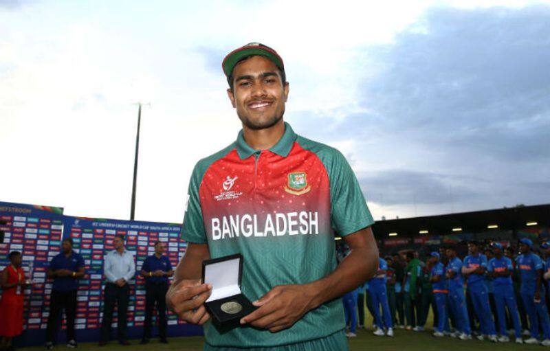 Mohammad Akbar Ali of Bangladesh poses with the player of the match award during the ICC U19 Cricket World Cup Super League Final match between India and Bangladesh at JB Marks Oval on February 09, 2020 in Potchefstroom, South Africa. (Photo by Jan Kruger-ICCICC via Getty Images)
