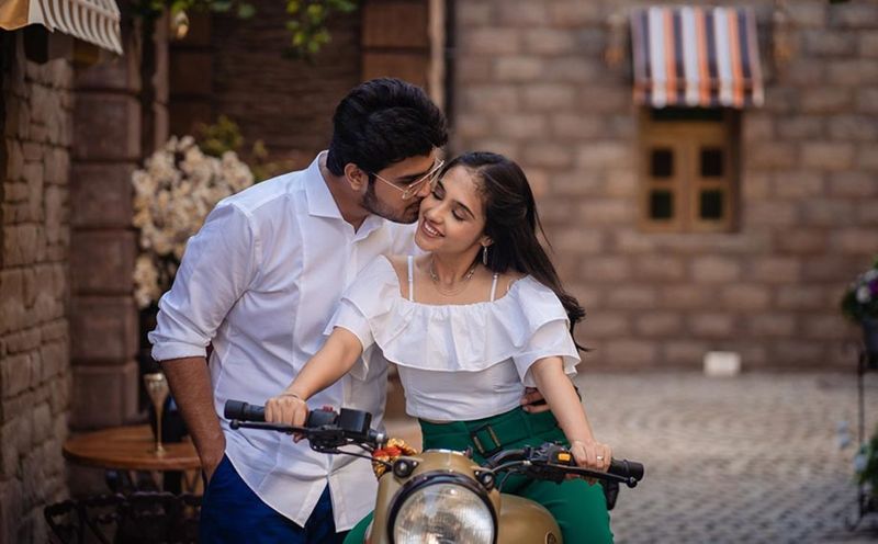 এছাড়াও ছবি তুলতে সবাই ভালবাসে, তাই প্রেমিক বা প্রেমিকা হিসেব চিত্র সাংবাদিককে বেছে নিলে আলাদা একটা অ্যাডভান্টেজও রয়েছে।