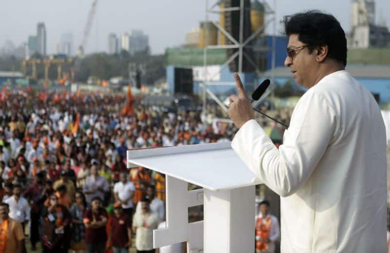 Maharashtra Navnirman Sena (MNS) speaks Raj Thackeray during a rally from Marine Drive to Azad Maidan, demanding eviction of illegal immigrants from Pakistan and Bangladesh staying in India, in Mumbai on Sunday. (ANI Photo)