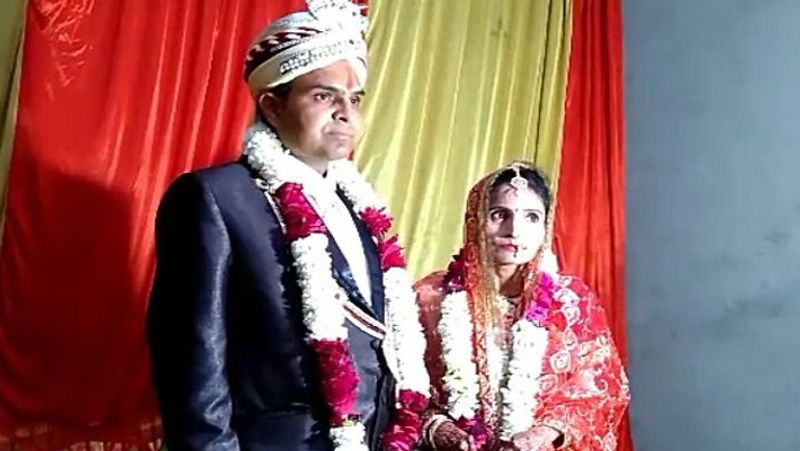 शादी को यादगार बनाने के लिए कपल ने स्टेज पर ही अपना शरीर दान करने का फैसला किया। दोनों ने अपने शरीर को मुरादाबाद की टीएमयू यूनिवर्सटी (मेडिकल कालेज) को दान कर दिया। संजीव कहते हैं, हमारे इस कदम से मेडिकल की पढ़ाई करने वाले तमाम छात्रों को प्रैक्टिकल में मदद मिल सकेगी। कपल के इस फैसले से उनकी चर्चा दूर दूर तक होने लगी। सभी ने कपल के इस कदम की तारीफ की।