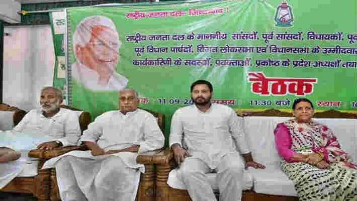tejashwi yadav announces berojgari hatao yatra across all over bihar pra tejashwi yadav announces berojgari hatao yatra across all over bihar pra