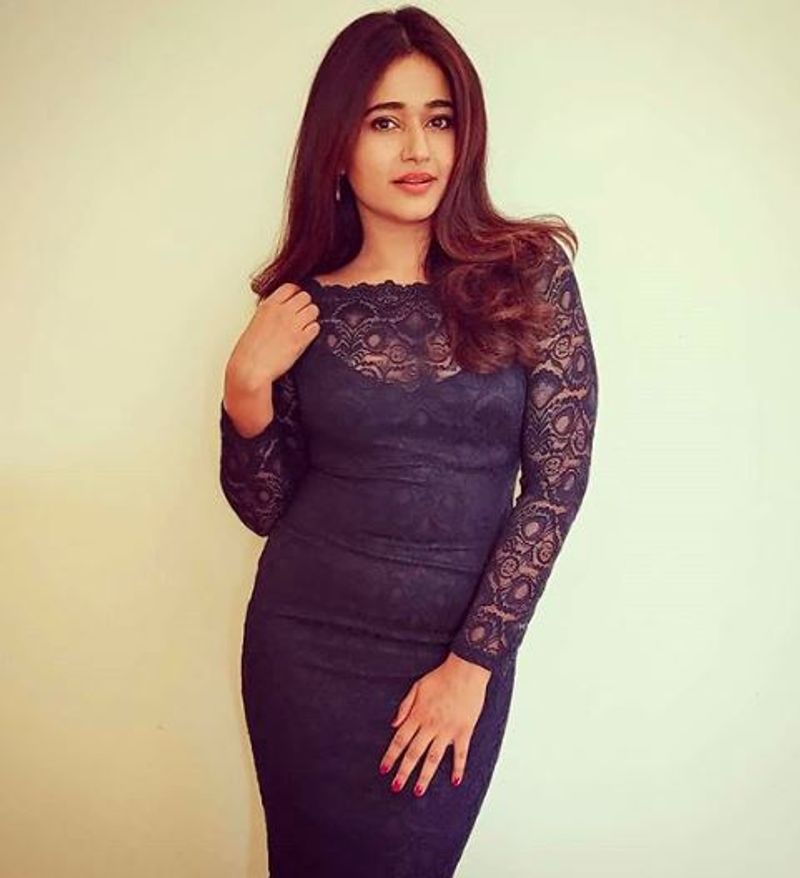 actress poonam bajwa super hot photo gallery