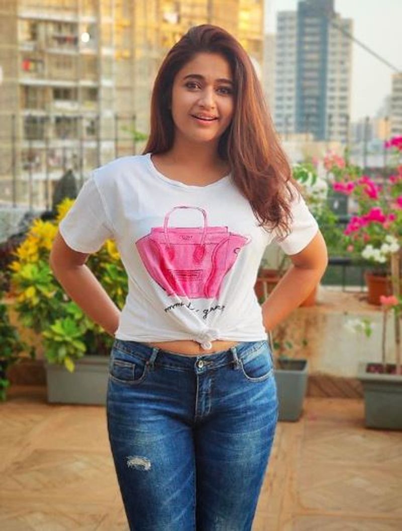 actress poonam bajwa super hot photo gallery