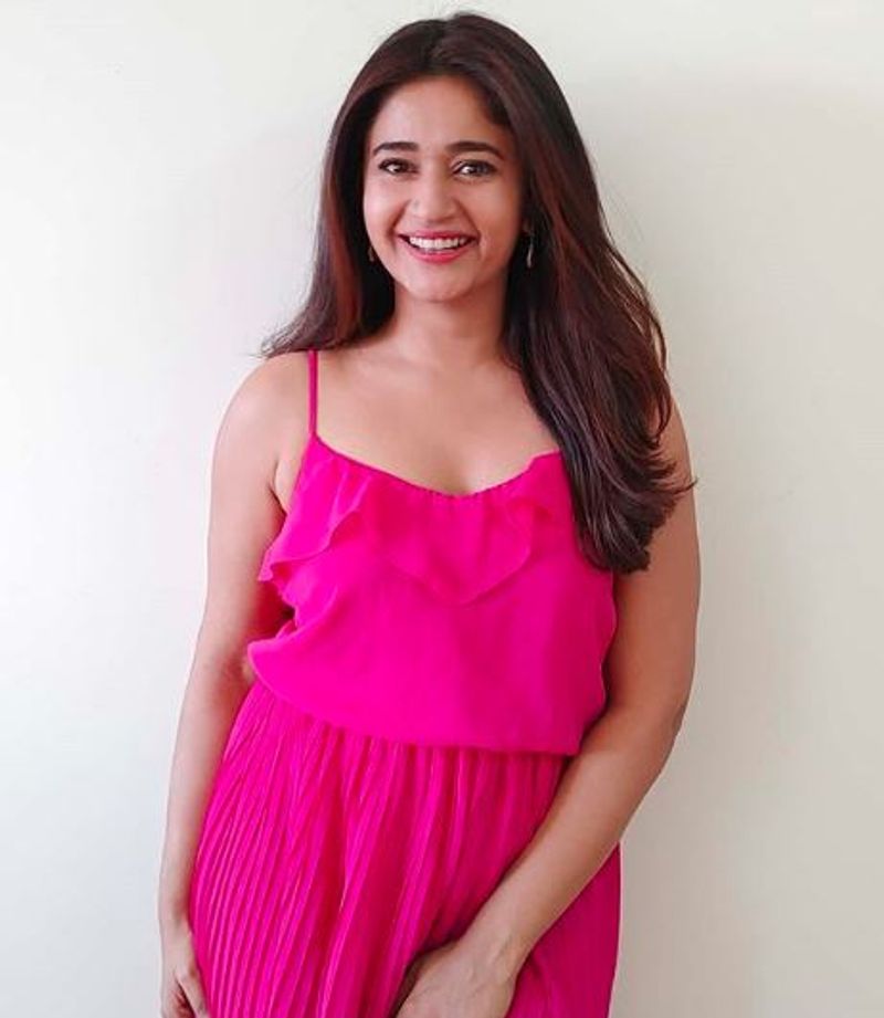 actress poonam bajwa super hot photo gallery